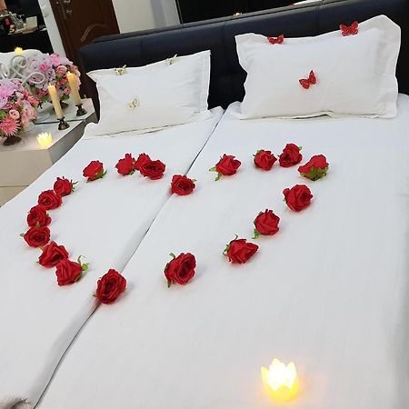 Mirrors Room Mega Mall National Arena بوخارست المظهر الخارجي الصورة