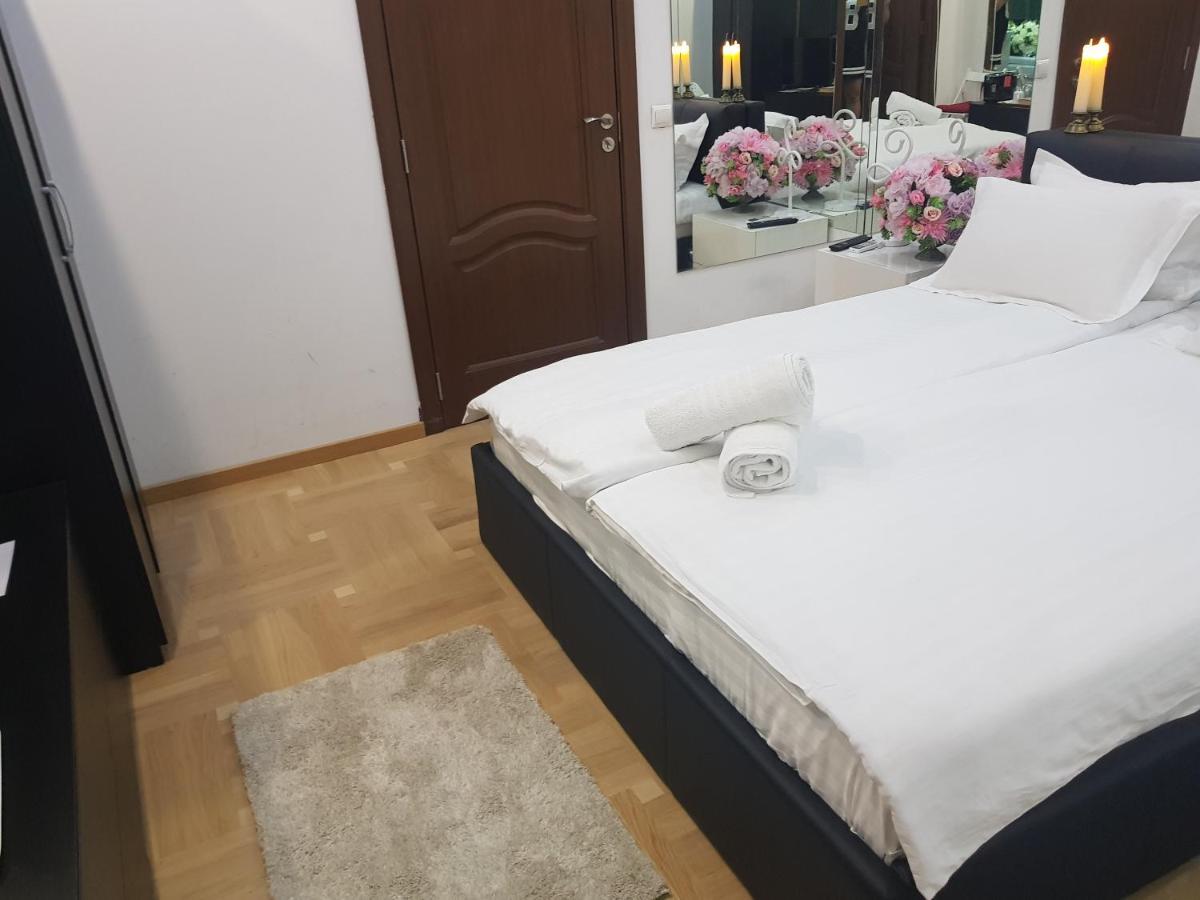 Mirrors Room Mega Mall National Arena بوخارست المظهر الخارجي الصورة